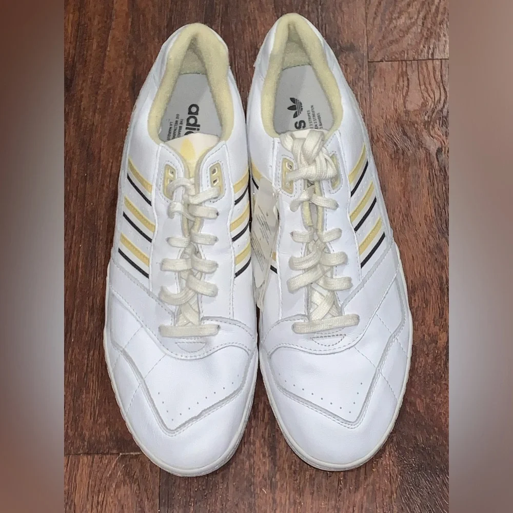 adidas 🟡brand new